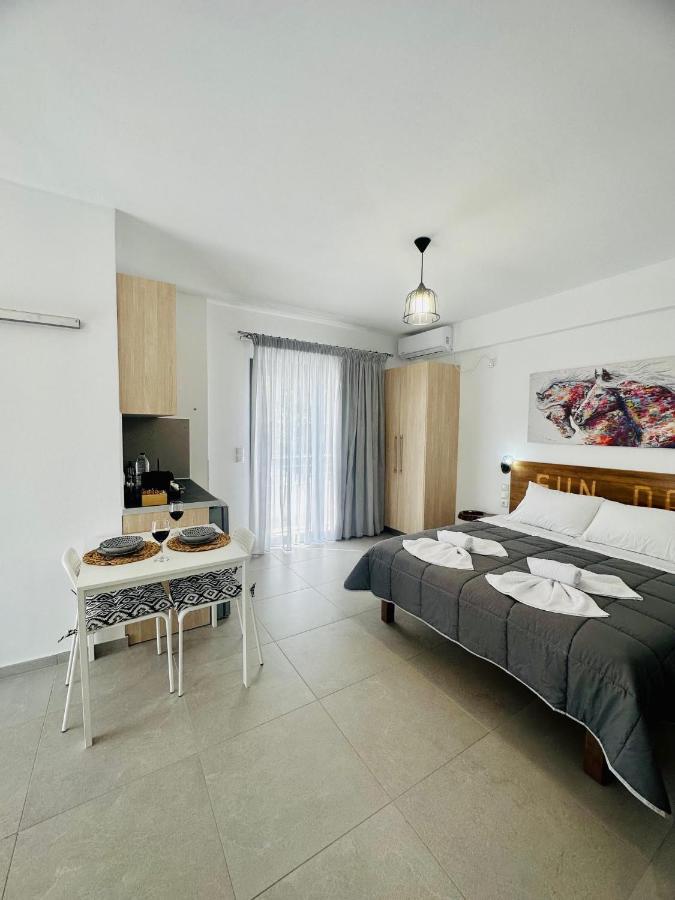 Sun Day Apartments Free Airport Shuttle Artemida  Exterior foto