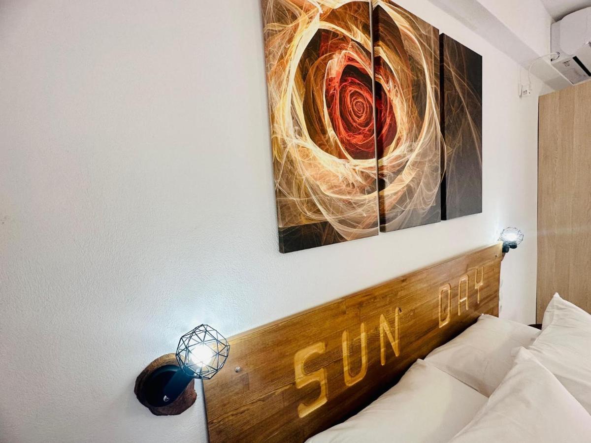 Sun Day Apartments Free Airport Shuttle Artemida  Exterior foto
