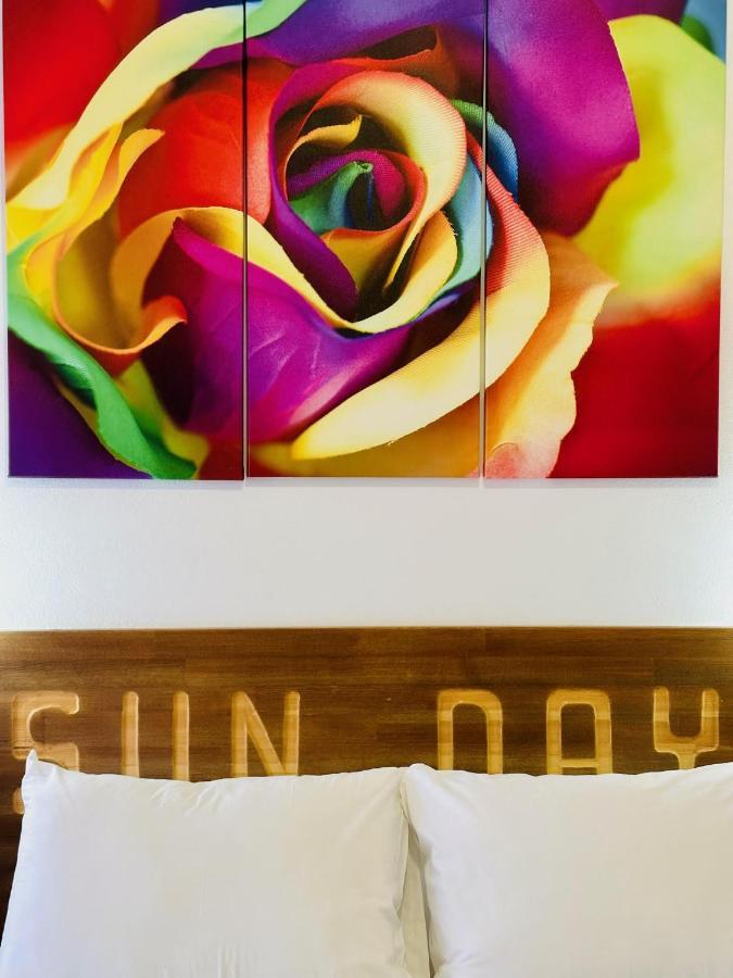 Sun Day Apartments Free Airport Shuttle Artemida  Exterior foto