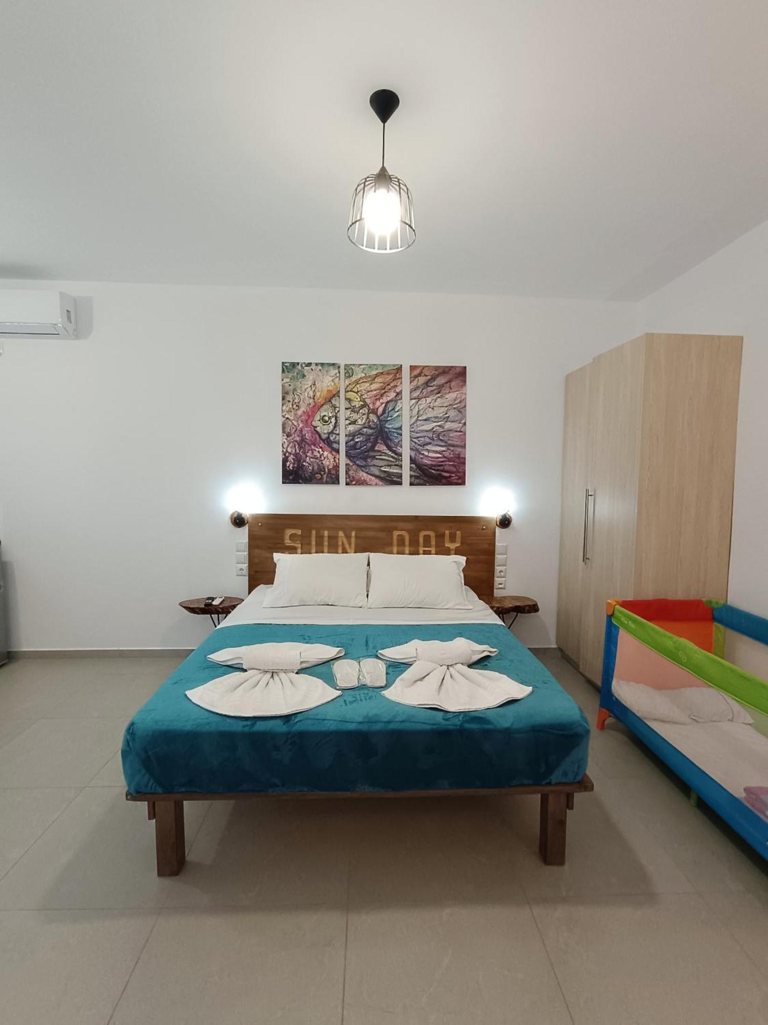Sun Day Apartments Free Airport Shuttle Artemida  Exterior foto