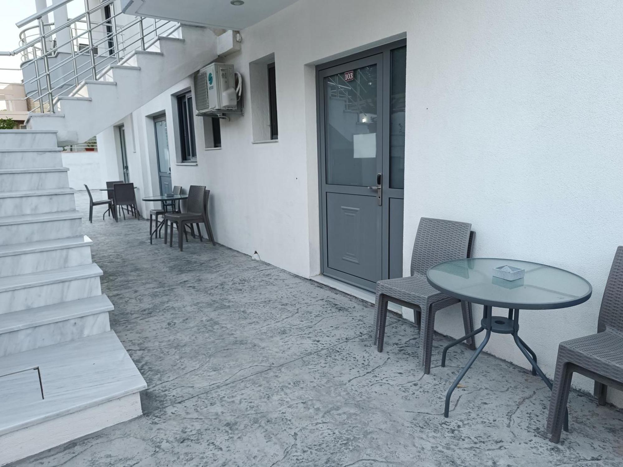 Sun Day Apartments Free Airport Shuttle Artemida  Zimmer foto