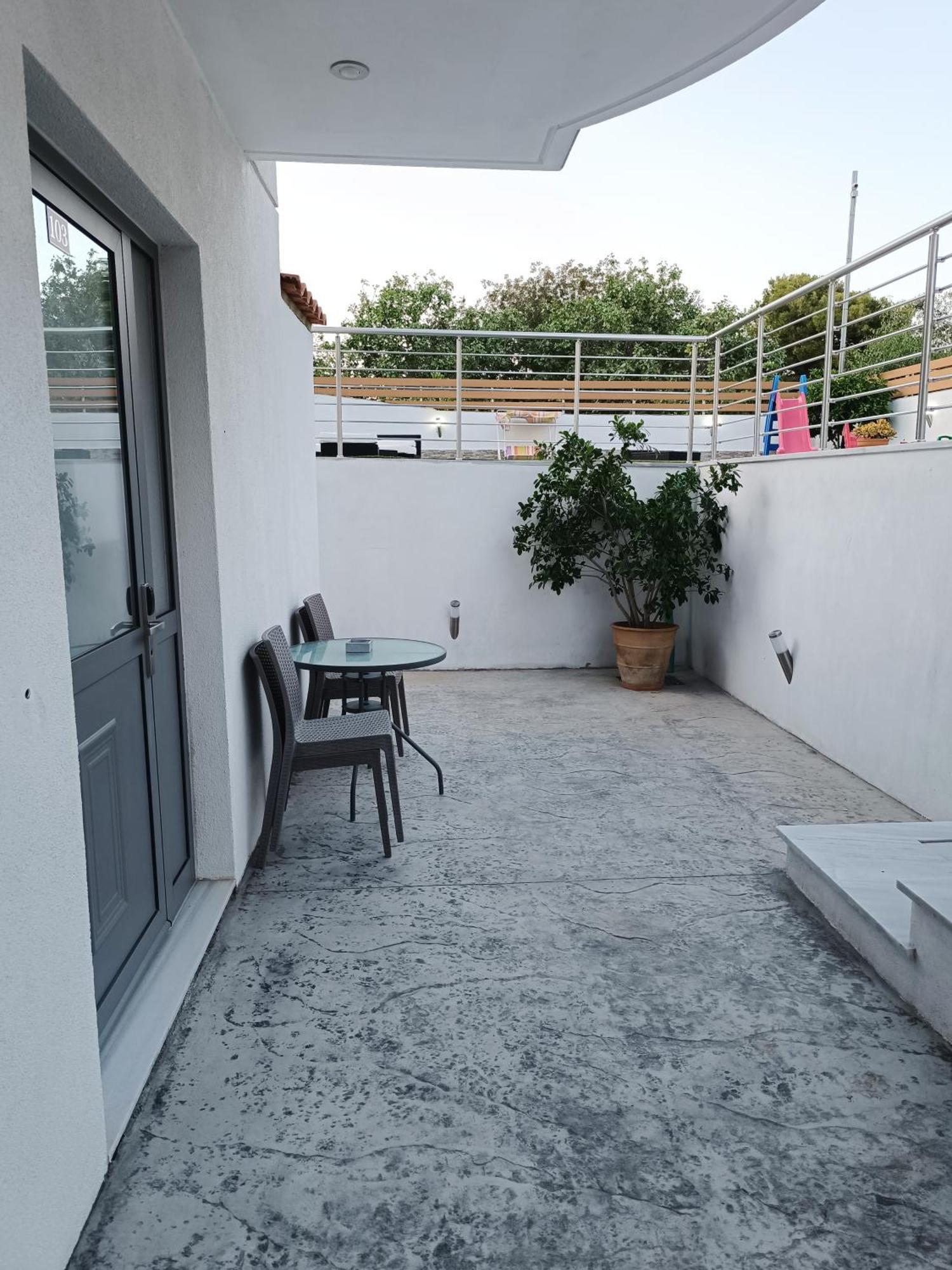 Sun Day Apartments Free Airport Shuttle Artemida  Exterior foto